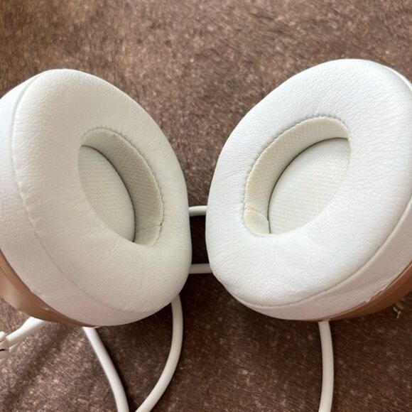 Beats by Dr. Dre Studio 2 Wireless Over Ear Headphones - Picture 8 of 12